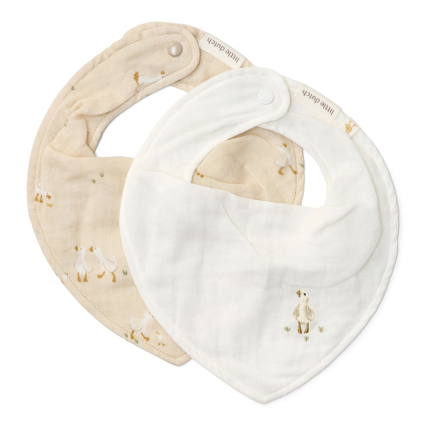 2er Pack Bandana Lätzchen Weiß Newborn Naturals Kleine Gans Studio Aufnahme