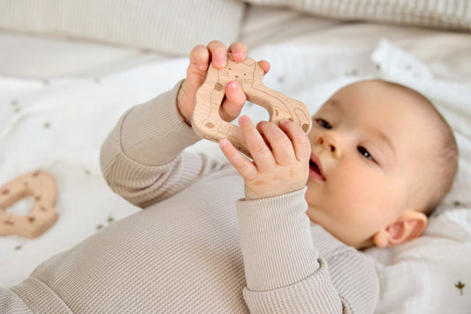 Lässig Beißring Holz 4 teilig, Little Mateys Detailansicht