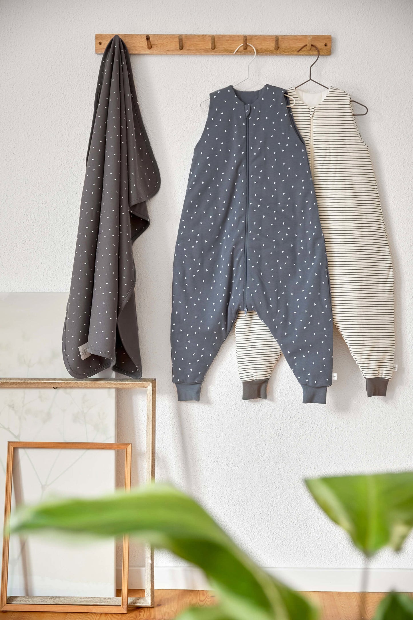 Lässig Babydecke Bio Baumwolle, Spots Anthracite Lifestyle Bild