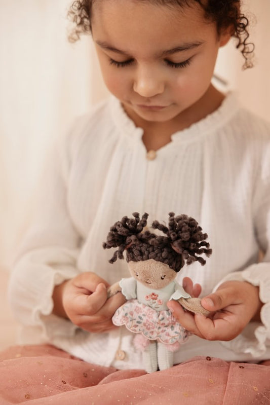 Little Dutch Kuschelpuppe Evi Detailansicht