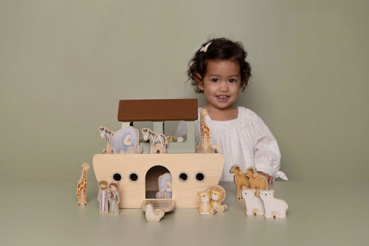 Little Dutch Arche Noah Zur Taufe personalisiert Holz Little Dutch im Einsatz