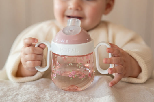 Auslaufsicherer rosa Trinklernbecher Mepal Mio - Fairy Garden Little Dutch