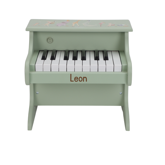 Little Dutch Holzklavier Grün mit Namensgravur, Beispiel Wunschname Leon ins Holz graviert
