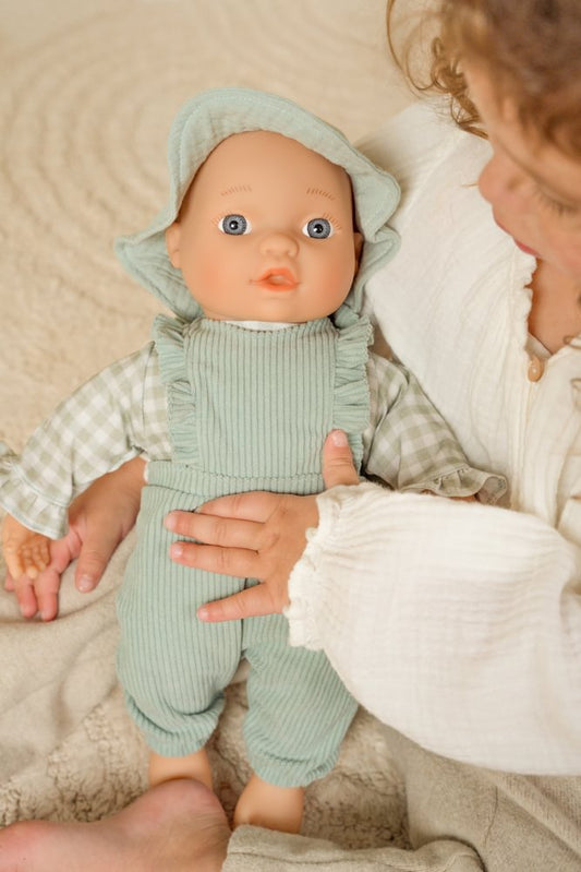 Little Dutch Baby Puppenkleidung in Grün Personalisierung mit Namen von der Seite