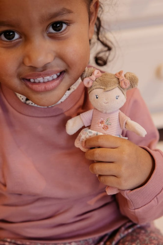 Little Dutch Kuschelpuppe Rosa Detailansicht