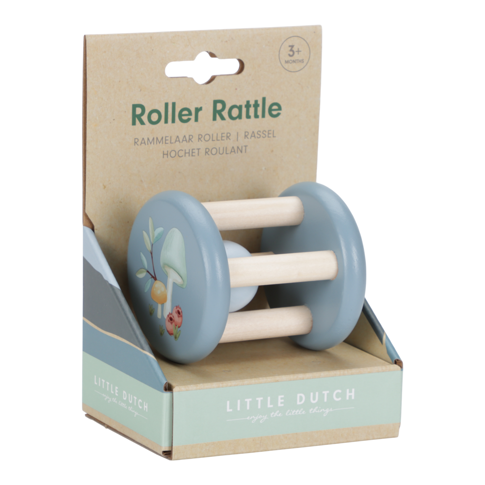 Little Dutch Rasselroller blau Holz im Einsatz