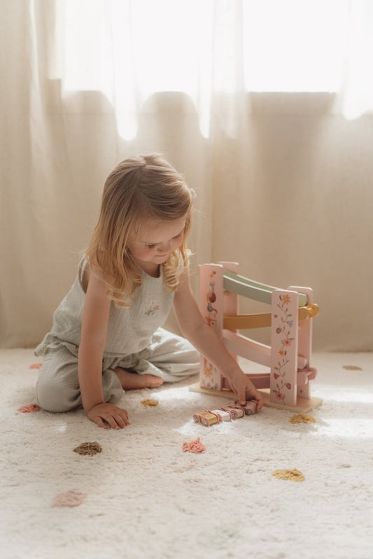 Little Dutch Rosa Rollerbahn Personalisierung Geburt Holz Fairy Garden von der Seite