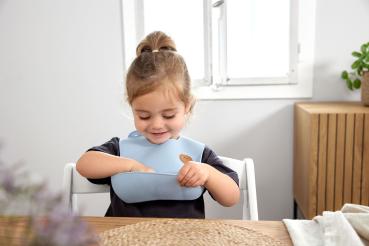 laessig Silikon Lätzchen blau Smile Detailansicht