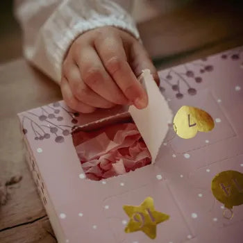 Little Dutch Adventskalender mit Armbändern Anhängern & Stickern