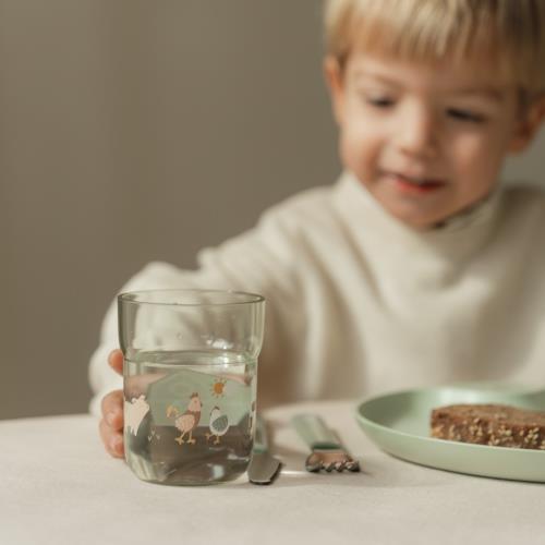 Little Dutch Kinderbecher grün Mepal Mio 250 ml - Little Farm – Detailansicht
