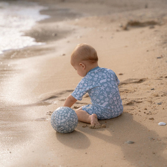 Little Dutch Mini Ball blau - der erster Fussball - Miniball – Detailansicht