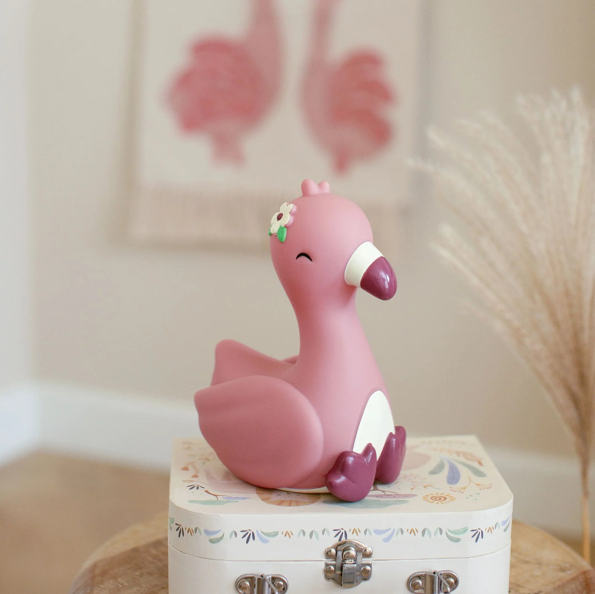Little Dutch Nachtlicht Flamingo in Rosa mit weißem Bauch und Blume am Kopf