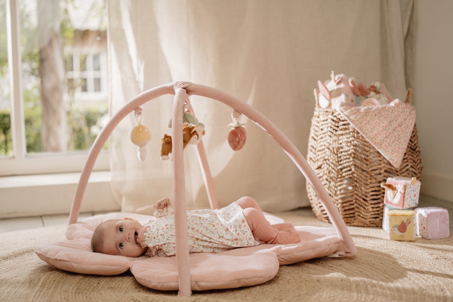 Little Dutch Fairy Garden Kollektion mit pastellfarbenem Baby- und Kinderspielzeug