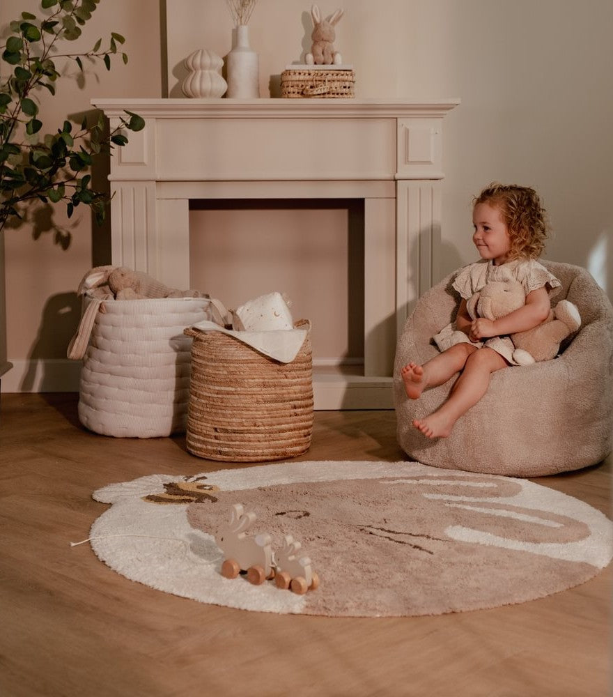 Little Dutch Newborn Naturals – Babyspielzeug in Naturtönen mit Greifball, Schmusetuch und Spieldecke auf heller Unterlage
