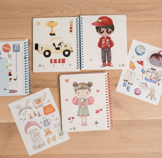 Anzieh und Stickerbuch Jim & Friends Anwendung