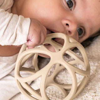 Little Dutch sensorischer Greifball Beige