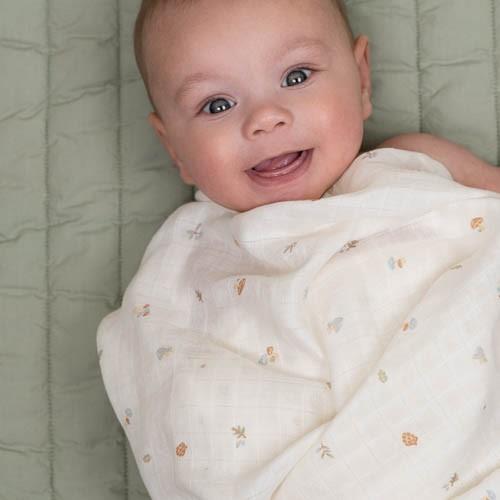 Swaddle Weiß Größe 120 cm Forest Friends Waldschätze Anwendung