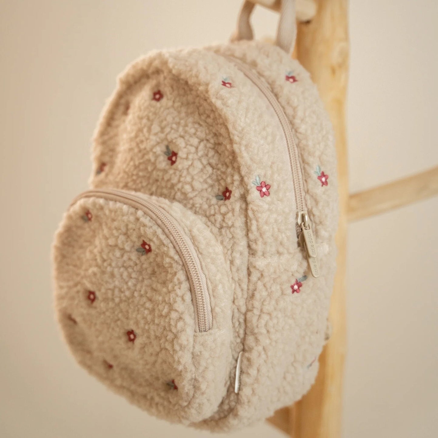 Little Dutch Rucksack Teddy mit Blumen Sand - Detailansicht