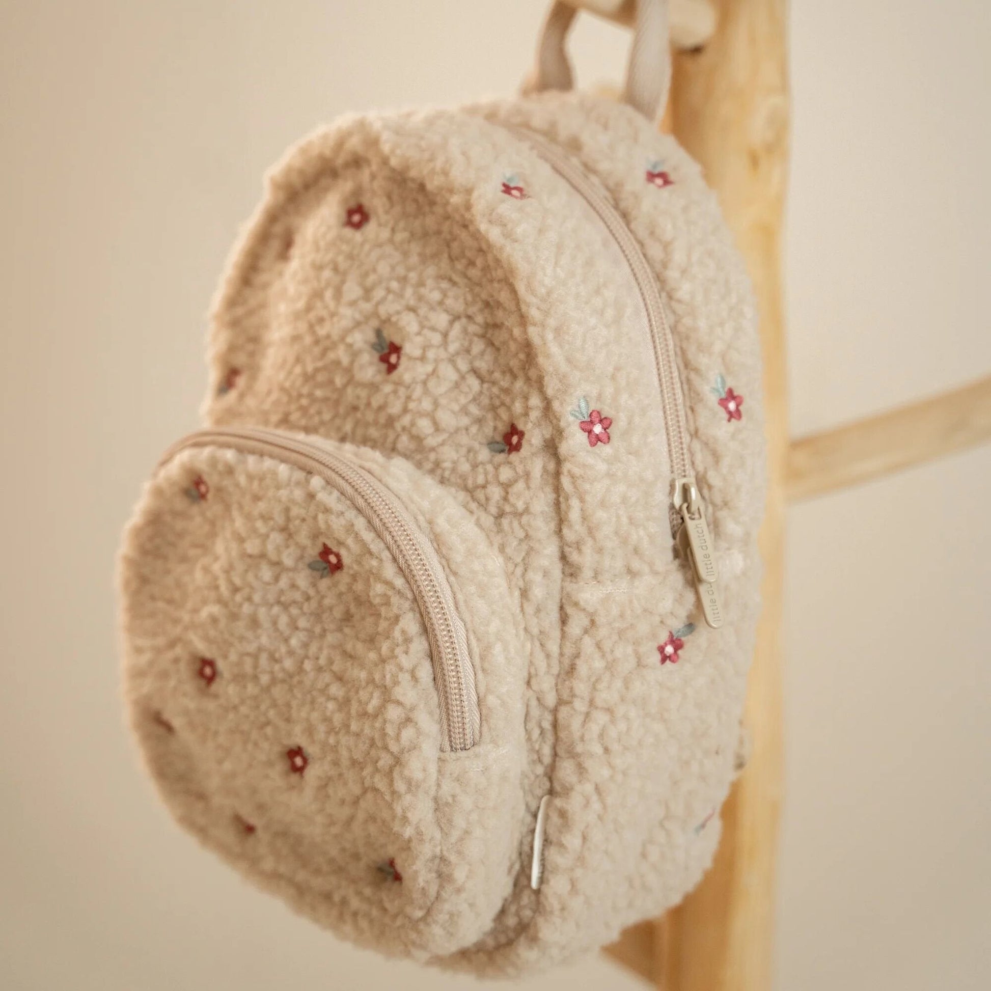 Little Dutch Rucksack Teddy mit Blumen Sand - Detailansicht