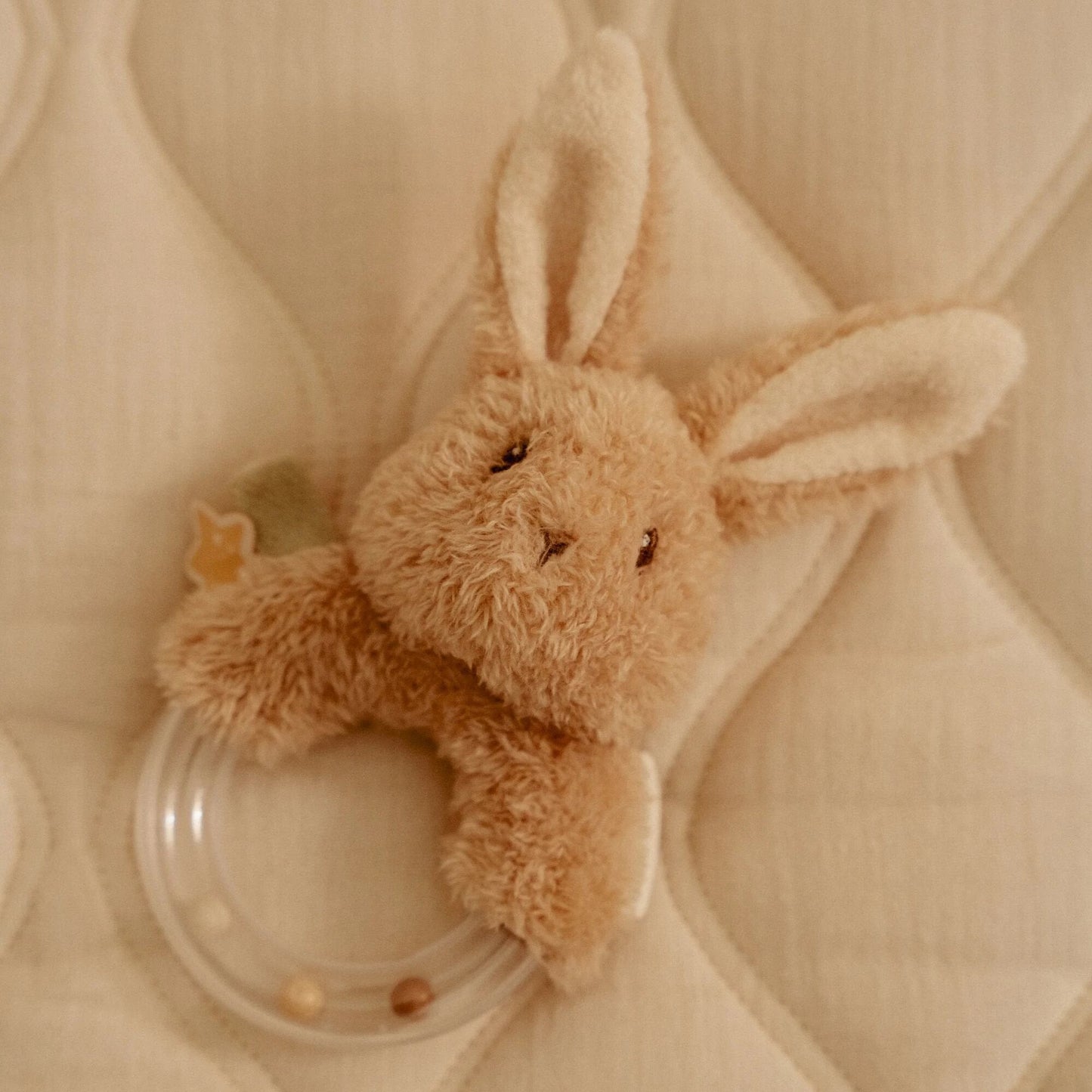 Little Dutch Ringrassel Bunny Newborn Naturals GRS - Seitenansicht