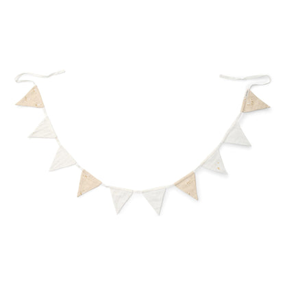 Girlande mit Wimpeln Beige Newborn Naturals Kleine Gans Studio Aufnahme
