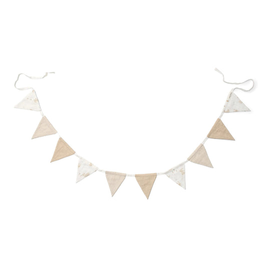 Girlande mit Fähnchen Weiß Newborn Naturals Baby Bunny Studio Aufnahme