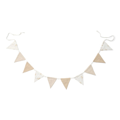 Girlande mit Fähnchen Weiß Newborn Naturals Baby Bunny Studio Aufnahme