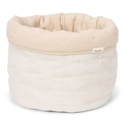 Kleiner Warenkorb Beige Essentials Studio Aufnahme