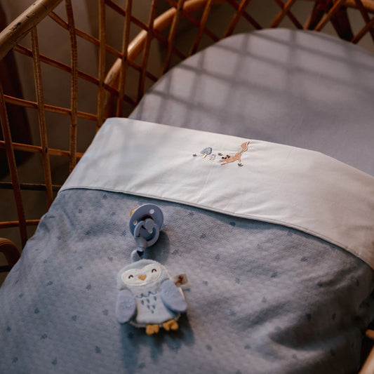 Wiege Decke Blau Essentials Anwendung