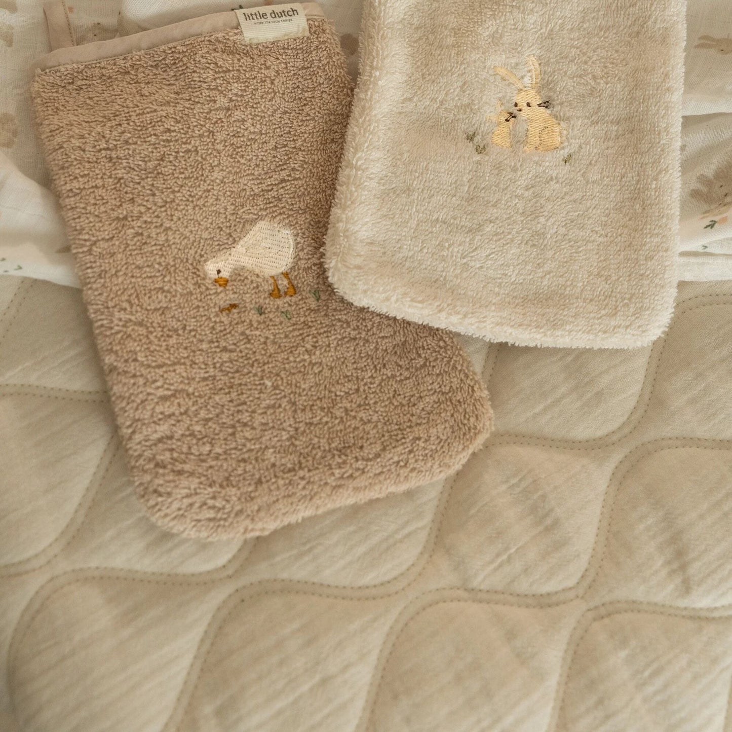 Wiege Decke Weiß Essentials Detail 4