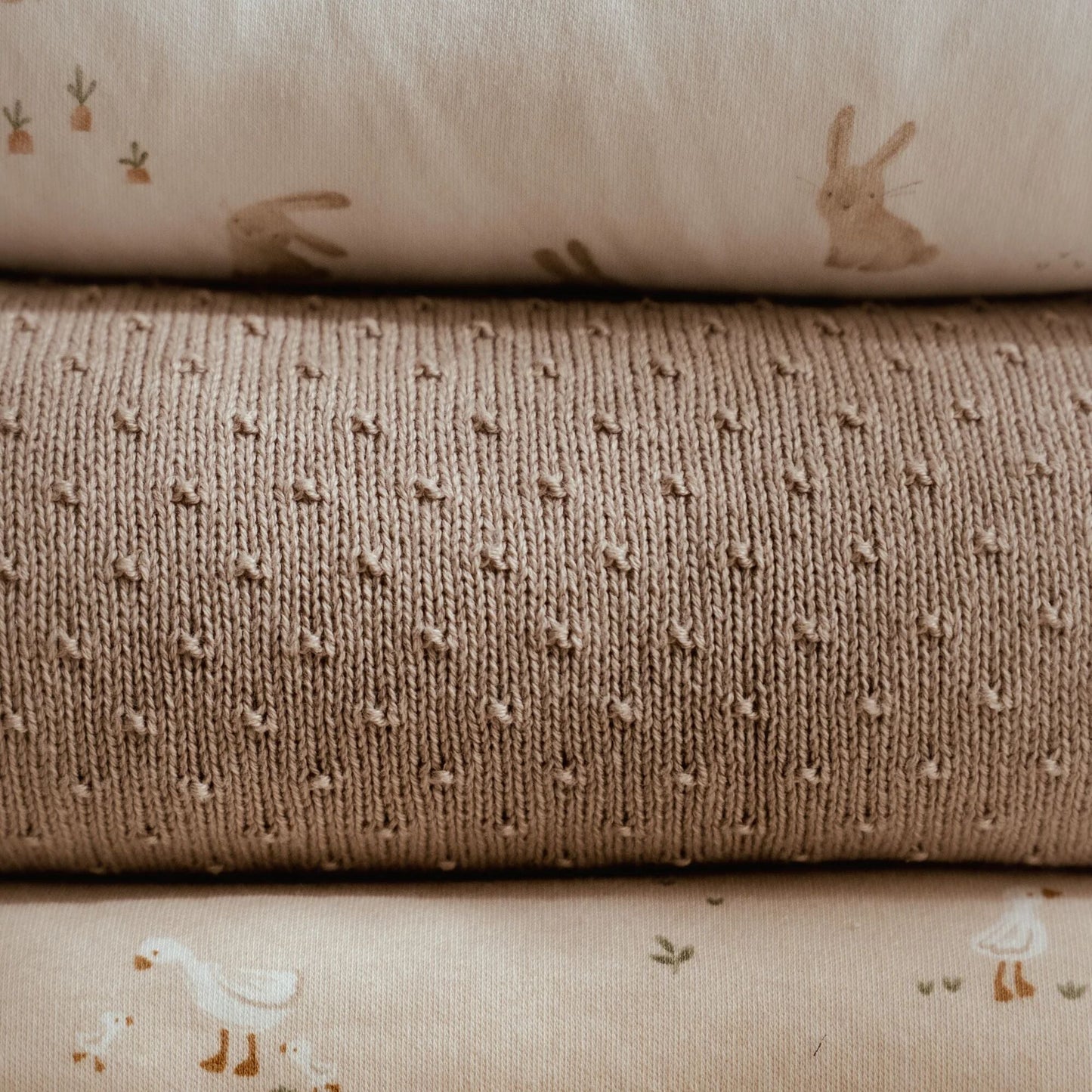 Gestrickte Kinderbettdecke Fleece Beige Essentials Detail 5