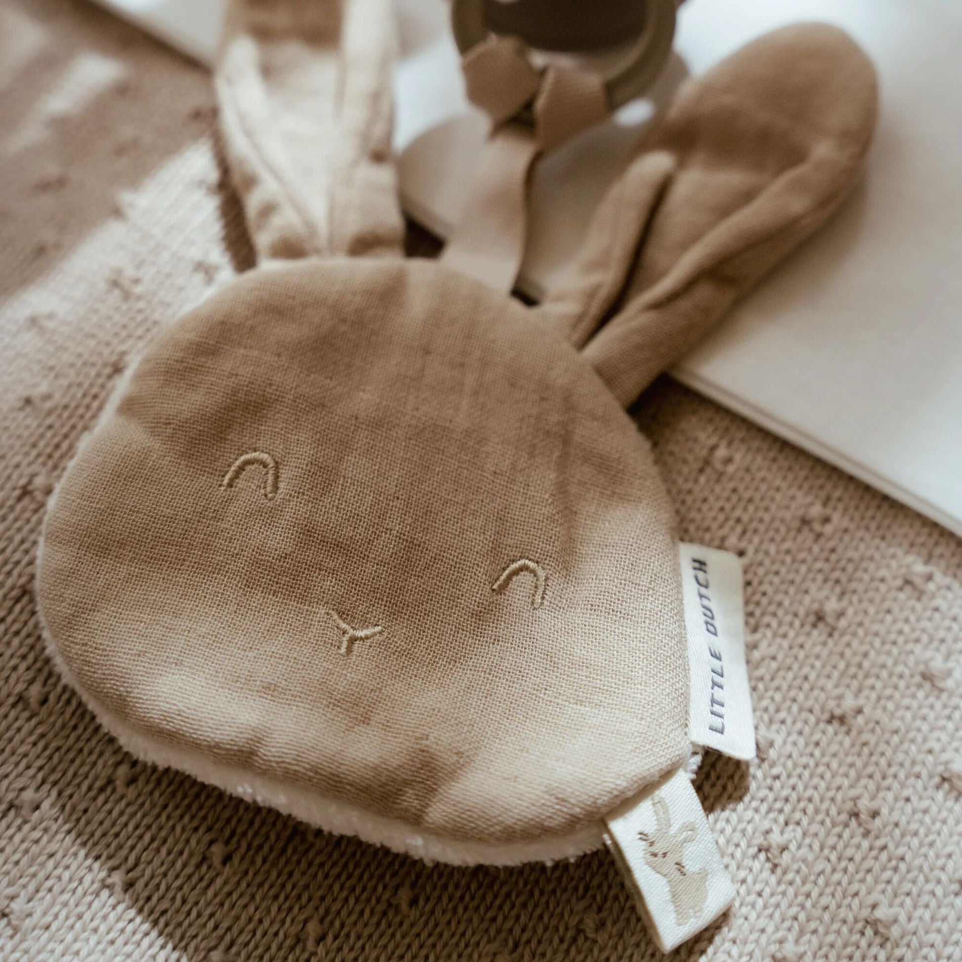 Schnullertuch Beige Newborn Naturals Baby Bunny Detail 4