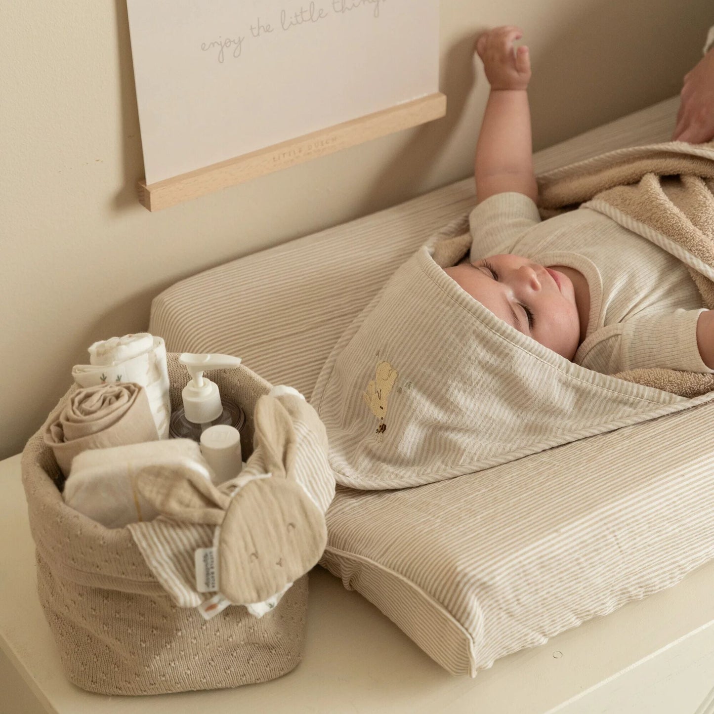 Schnullertuch Beige Newborn Naturals Baby Bunny Detail 7