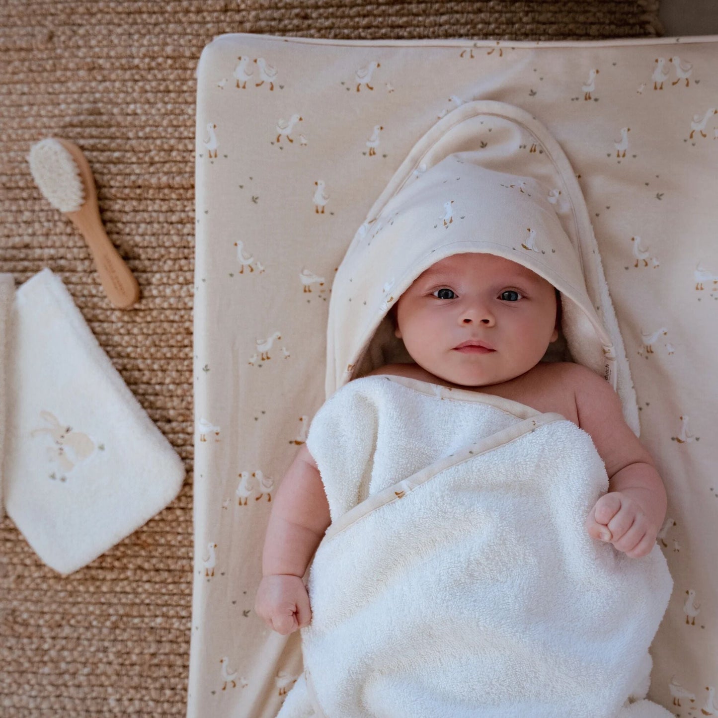Little Dutch Wickelauflagenbezug Beige Newborn Naturals Kleine Gans Detailansicht
