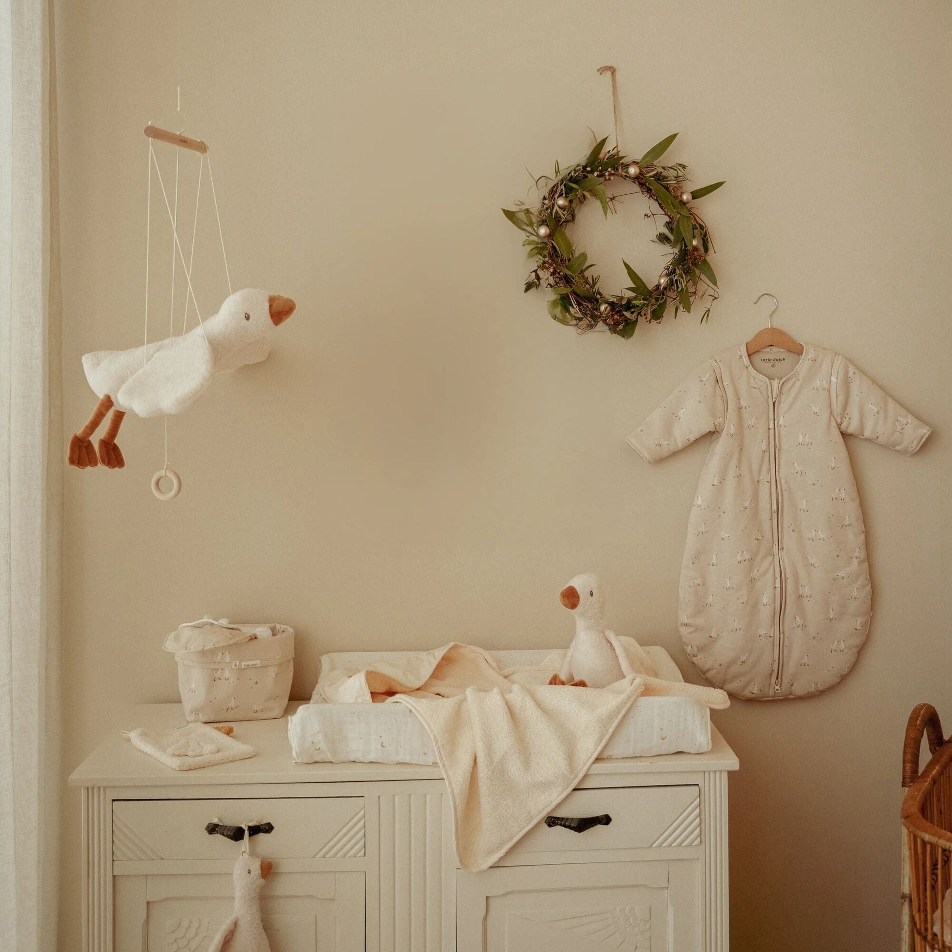 Wickelauflagenbezug Weiß Newborn Naturals Mond & Sterne Detail 3