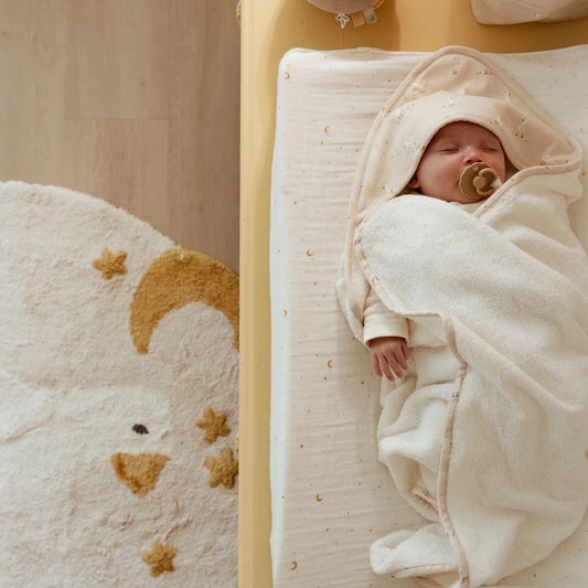 Wickelauflagenbezug Weiß Newborn Naturals Mond & Sterne Anwendung