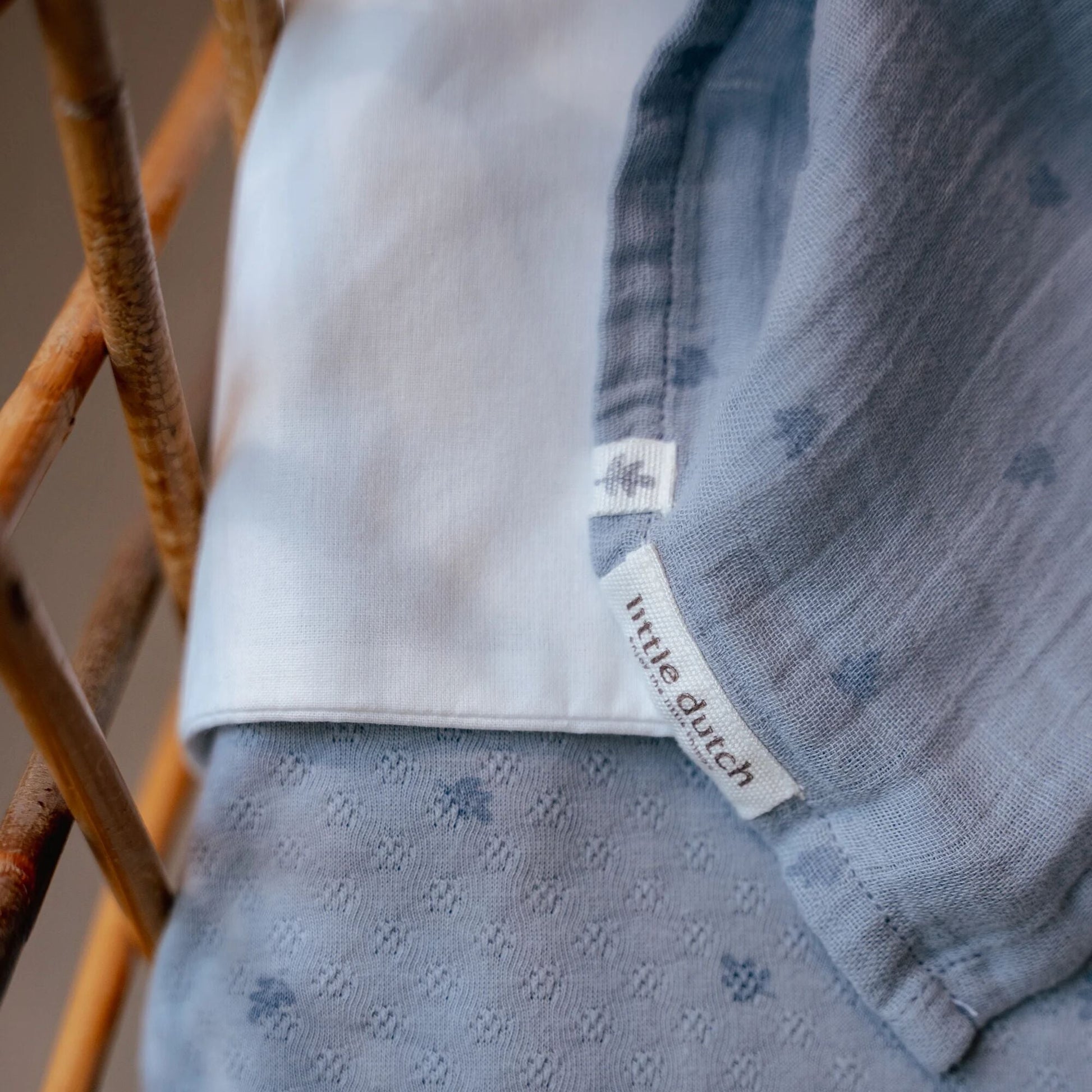 Swaddle Blau 120 cm Essentials Detail 3