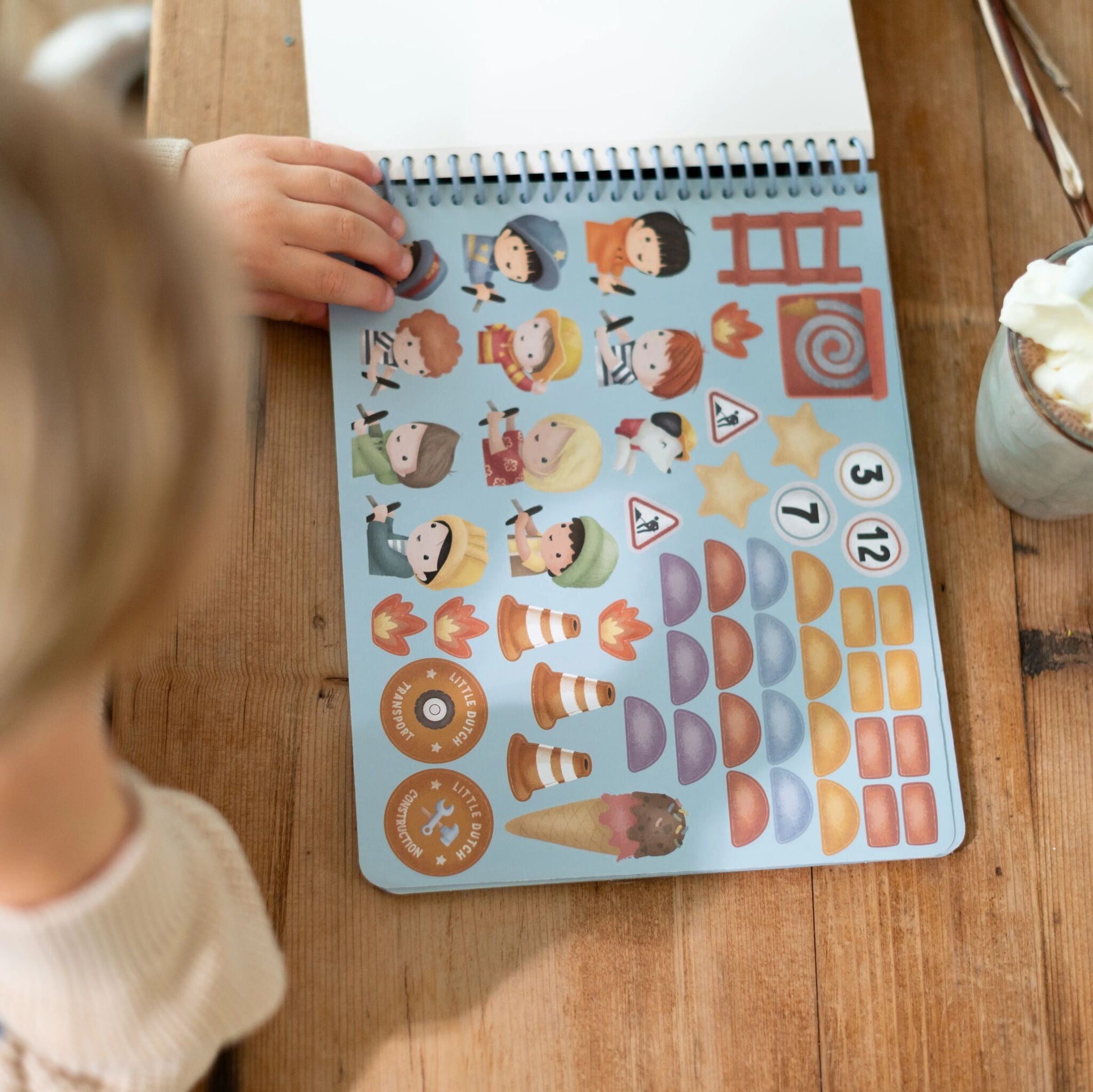 Little Dutch Scrapbook Jim's Garage mit Schere - Auschneide Sammelalbum - Lifestyle