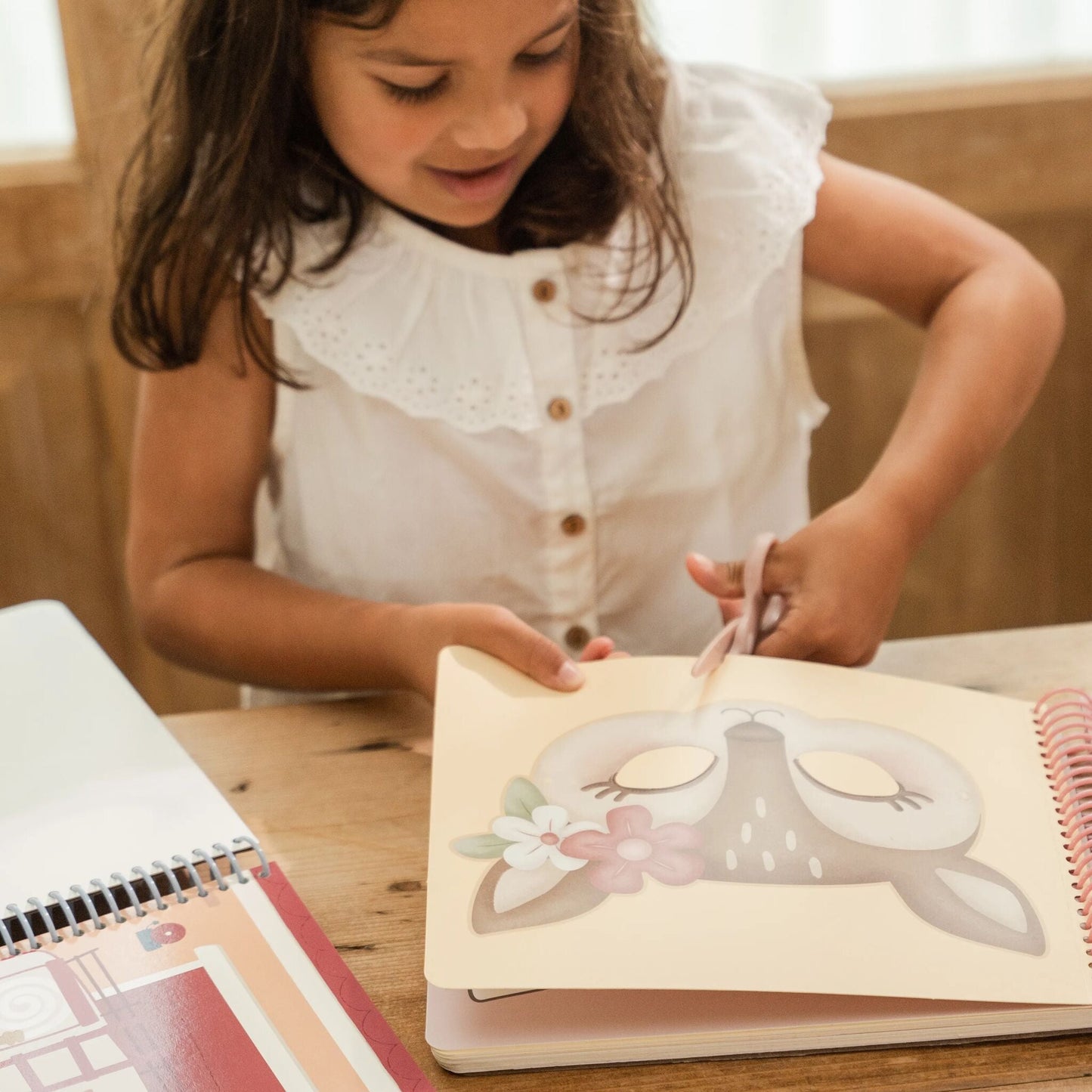 Little Dutch Scrapbook Rosa Masken mit Schere - Im Einsatz