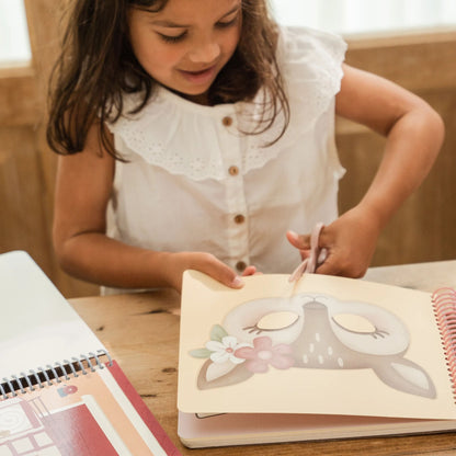Little Dutch Scrapbook Rosa Masken mit Schere - Im Einsatz