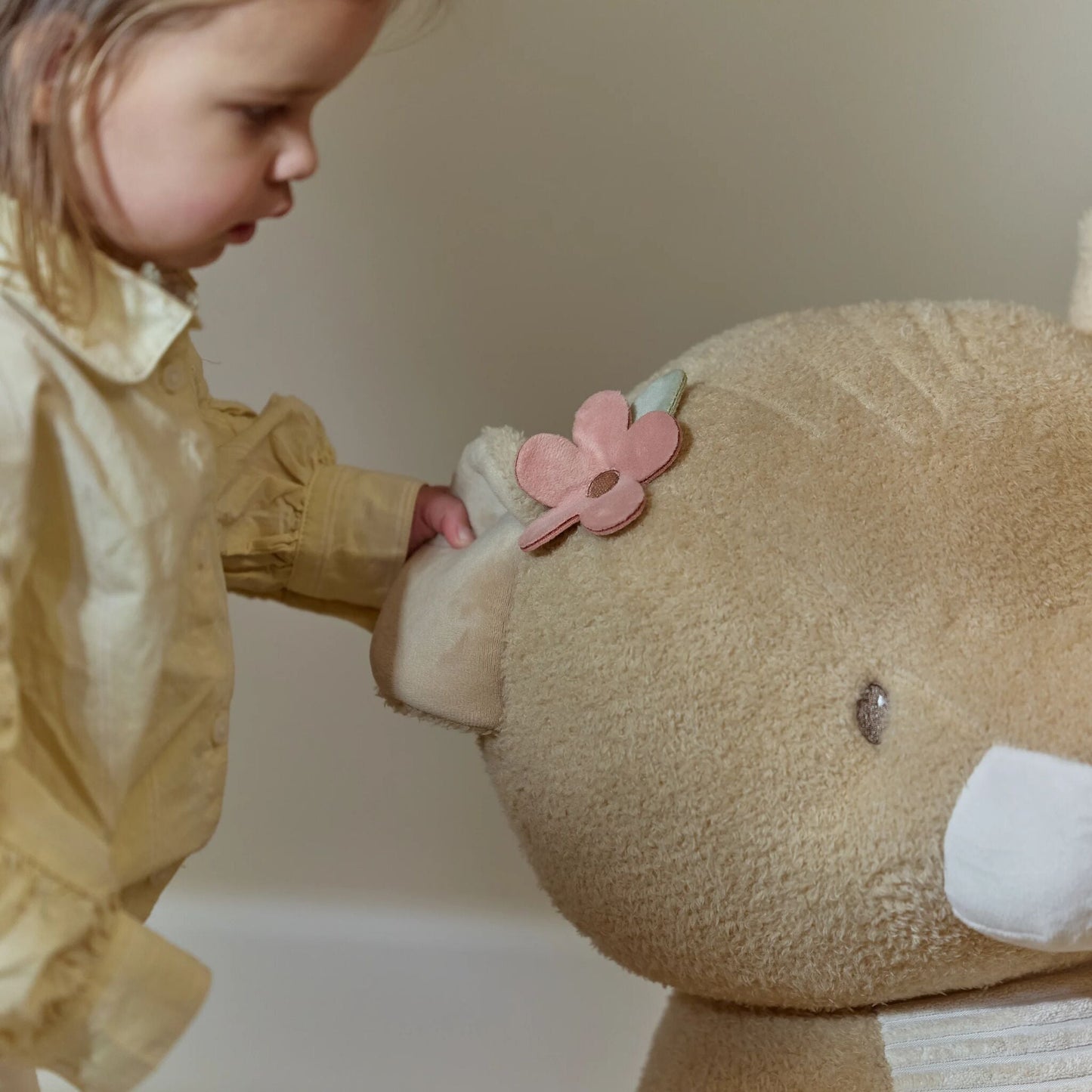 Little Dutch Kuscheltier Löwin 60 cm Safari Friends – Detailansicht 3