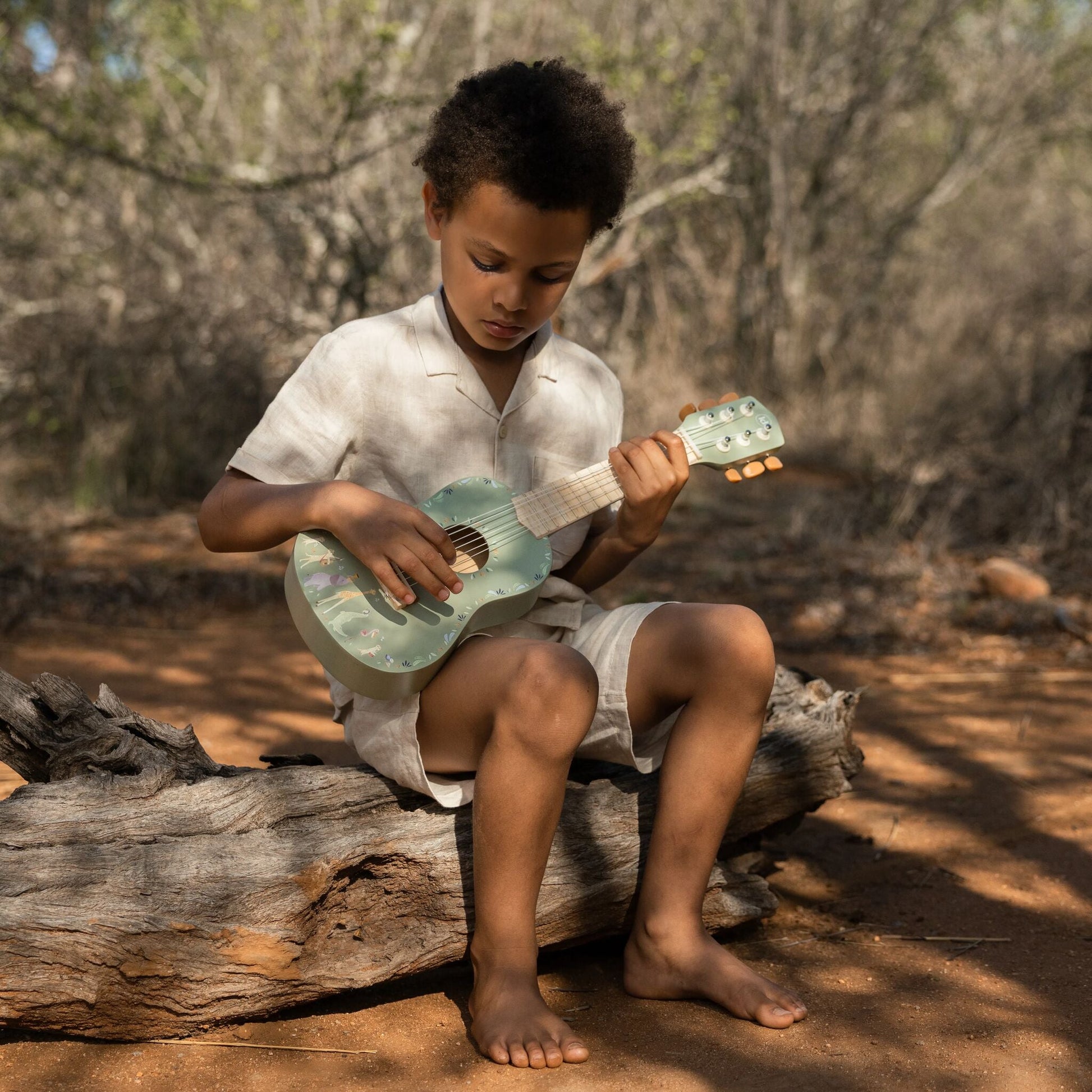 Little Dutch Holzgitarre Grün Safari Friends Seitenansicht