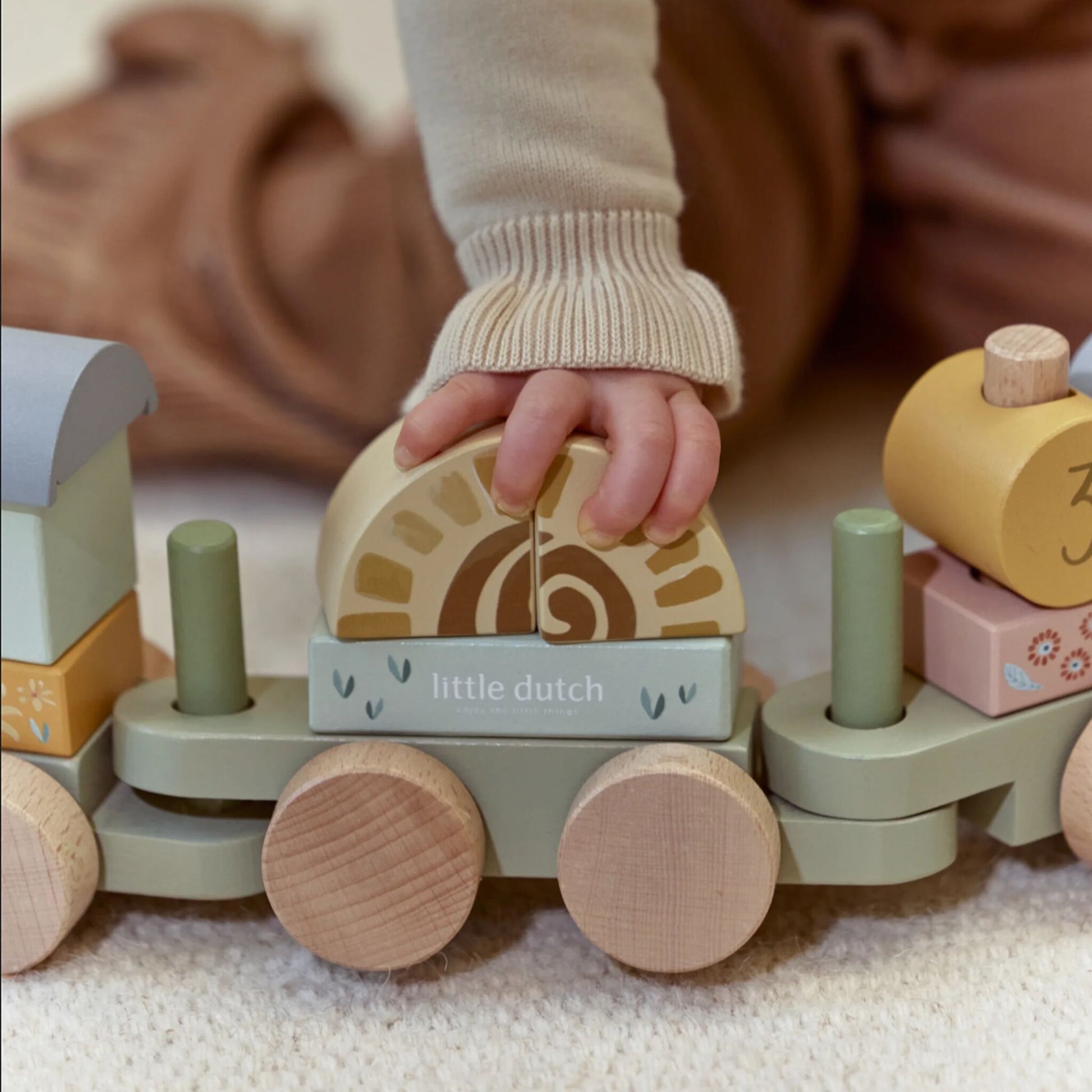 Little Dutch Holzblockzug Grün Safari Friends – Bild 6