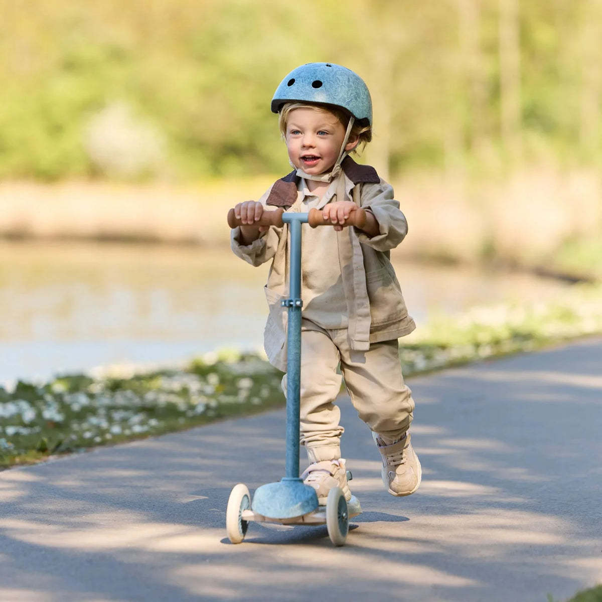 Little Dutch Roller und Helm Blau Safari Tiere zusammen im Bundle