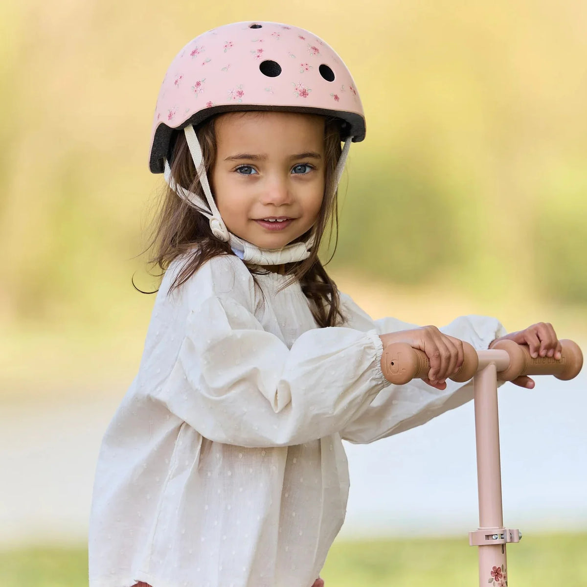 Little Dutch Rosa Roller Bundle: Roller & Helm
