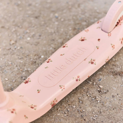 Little Dutch Rosa Roller Bundle: Roller & Helm