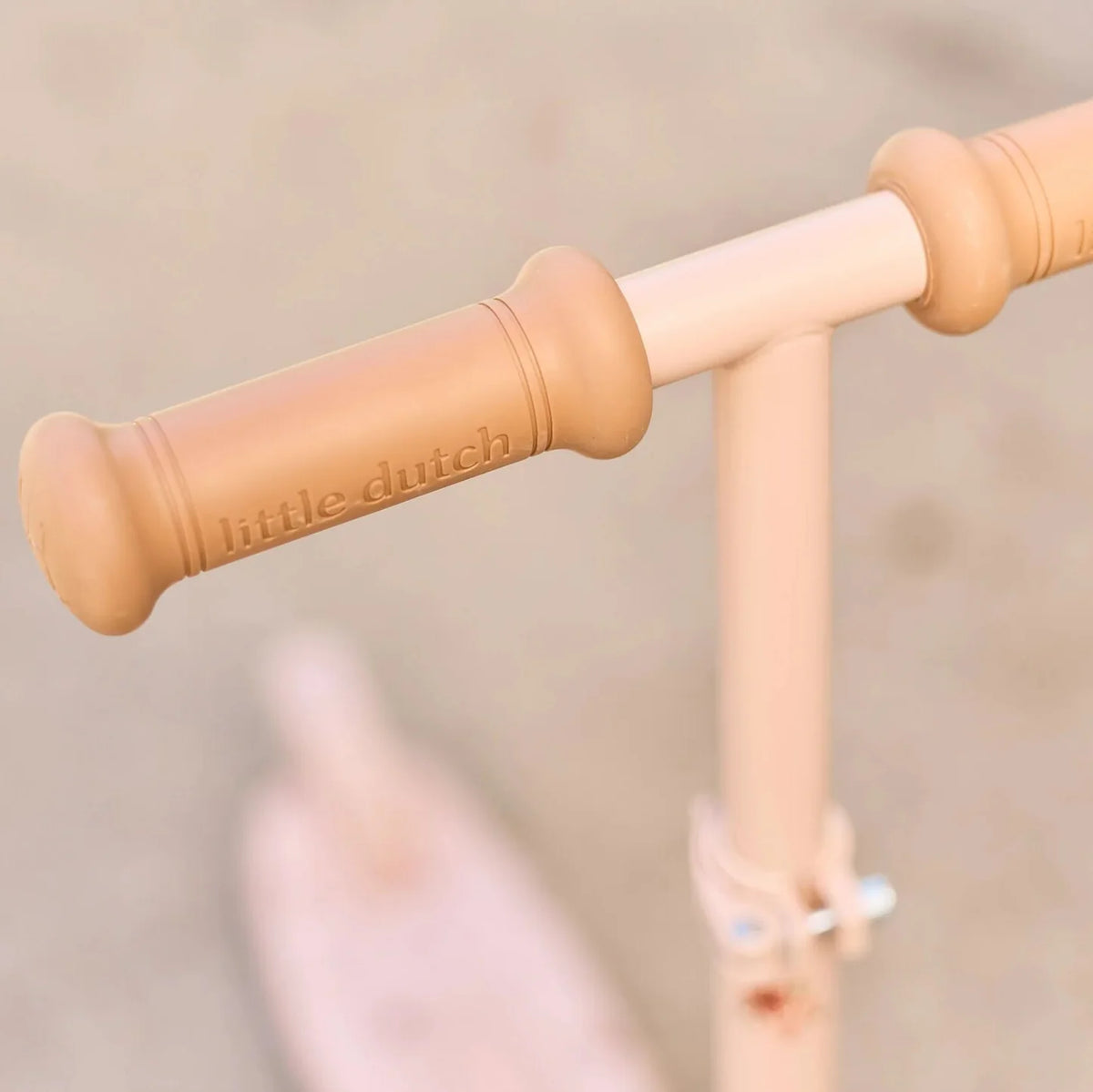 Little Dutch Rosa Roller Bundle: Roller & Helm