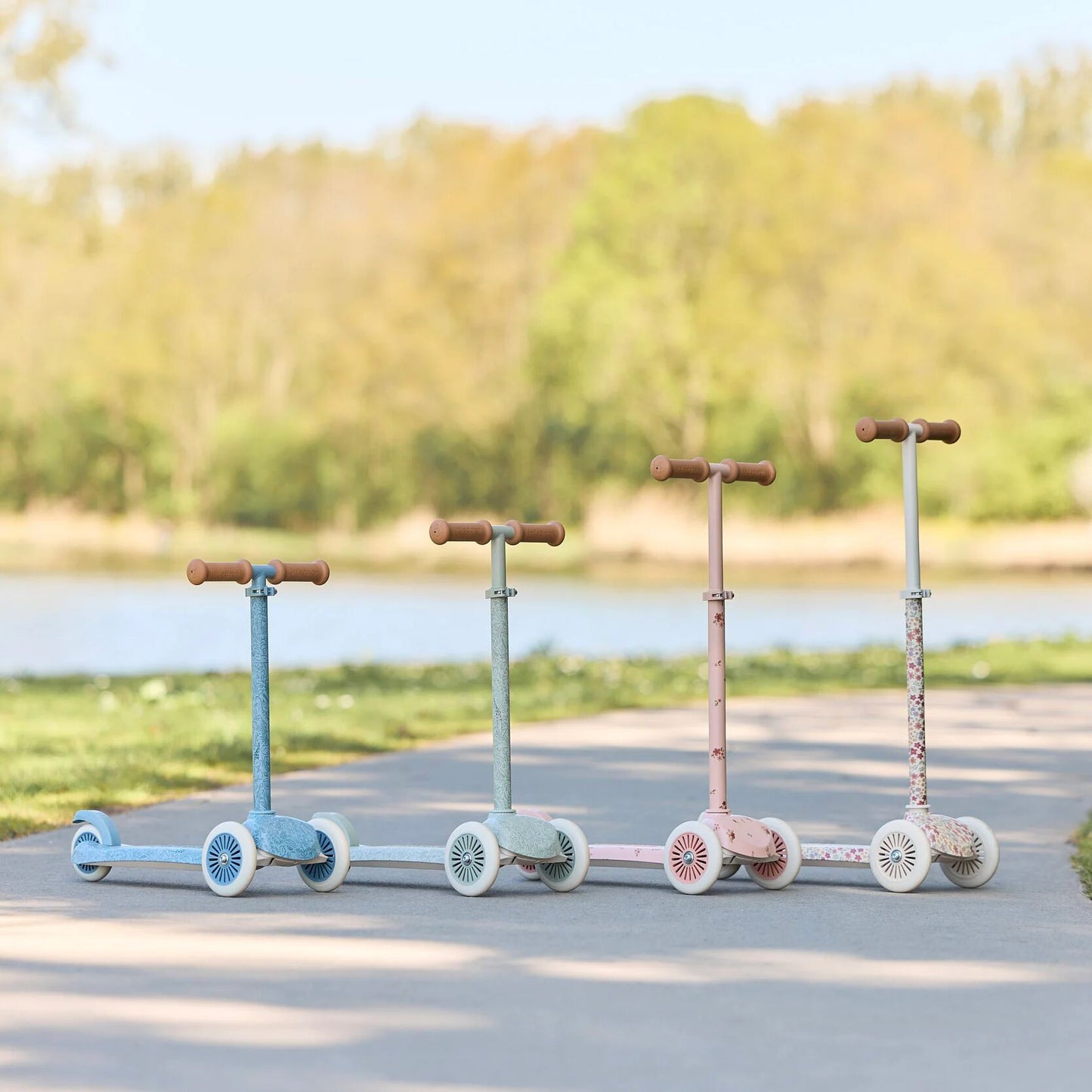 Little Dutch Roller Gruen und Safari Botanical Designwelt Übersicht