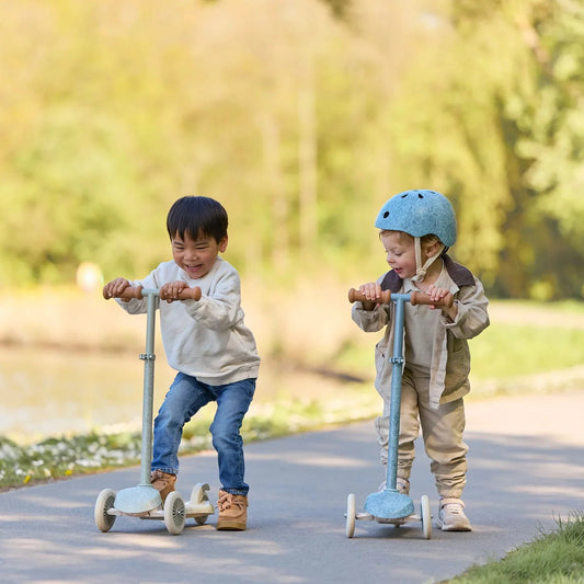Little Dutch Roller und Helm Grün Safari zusammen im Bundle