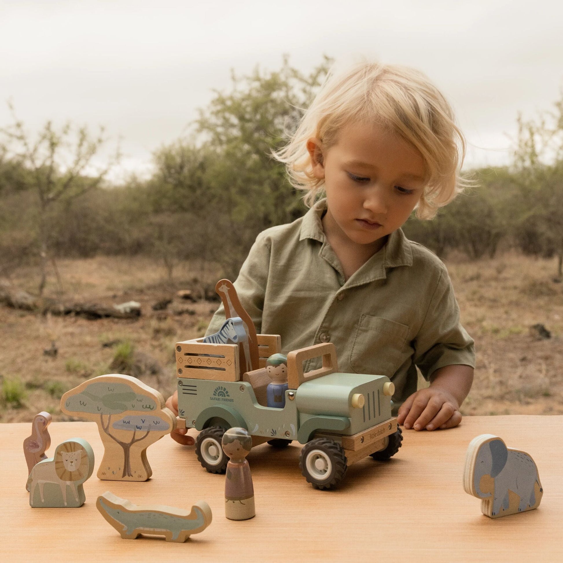 Little Dutch Safariauto aus Holz mit Tieren Grün Safari Friends – Bild 4